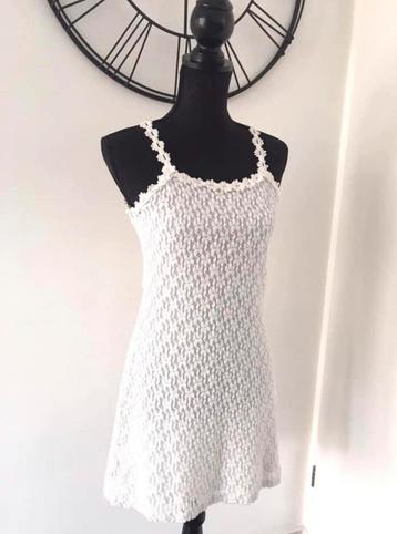 Dames zomer jurk maat XS / S wit met bloemen beschikbaar voor biedingen