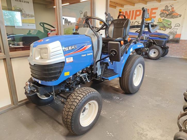 Iseki TM3187 25 uur mini tractor 4x4 stuurbekrachtiging 18PK, Tuin en Terras, Zitmaaiers, Zo goed als nieuw, Elektrische starter