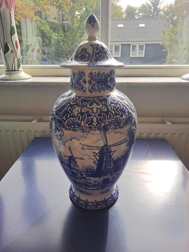 Grote Delfts blauwe Dekselvaas ca 40 cm., Antiek en Kunst, Antiek | Vazen, Ophalen of Verzenden