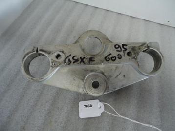 GSX750F 1988 - 1997 Suzuki Kroonplaat D1-18023 beschikbaar voor biedingen
