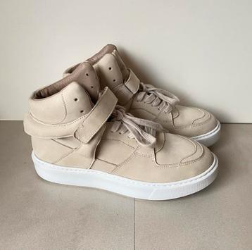 DEABUSED HOGE SNEAKERS MT:40/ 41 beschikbaar voor biedingen
