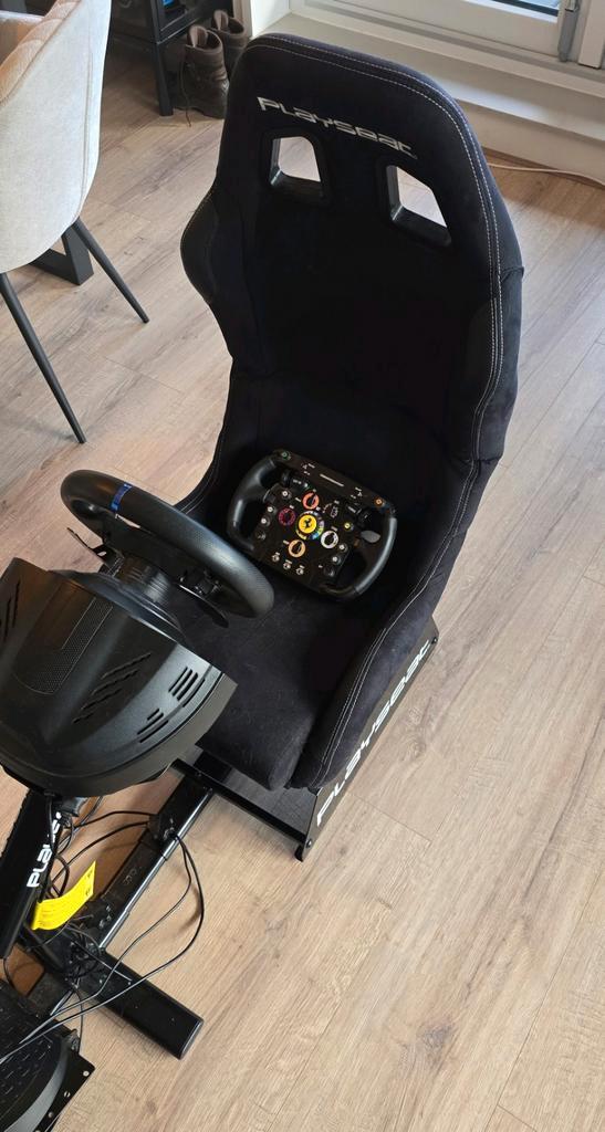 Playseat alcatara + Trustmaster 300RS + F1 Trustmaster Wheel, Spelcomputers en Games, Spelcomputers | Sony PlayStation Consoles | Accessoires