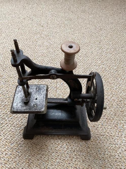 Kinder naaimachientje/ LAATSTE WEEK, Antiek en Kunst, Antiek | Naaimachines, Ophalen of Verzenden