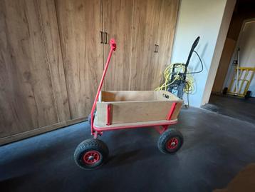 Houten bolderkar goede staat, 1 lekke band beschikbaar voor biedingen