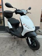 ⭐️Piaggio zip 2 takt 50cc 2016 329km Nieuw⭐️, Fietsen en Brommers, Scooters | Piaggio, Ophalen, Zo goed als nieuw, Benzine, Zip