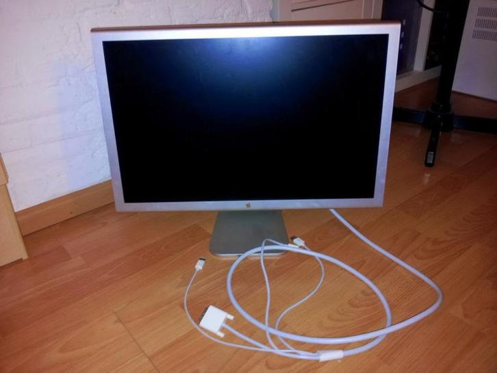 The Apple 23-Inch Cinema Display (Aluminum) (A1082) 9-10, Computers en Software, Monitoren, Gebruikt, 60 Hz of minder, DVI, IPS