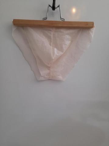 Beige heren slip maat M beschikbaar voor biedingen