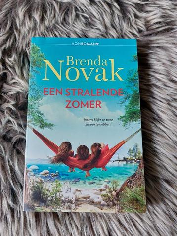 Roman • Brenda Novak - Een stralende zomer  beschikbaar voor biedingen