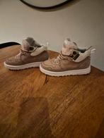 Ugg highland, Ophalen, Zo goed als nieuw, Sneakers of Gympen
