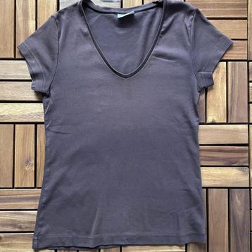 Basic Bruin T-shirt, V-hals, maat M beschikbaar voor biedingen
