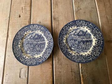 2 x Vintage blauw porselein bord. Royal Tudor Ware. Engeland beschikbaar voor biedingen
