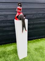 Elegantie in rust - vrouwelijk beeld + sokkel (141cm hoog), Ophalen of Verzenden
