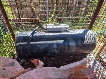 LPG tank, 100L met frame, 110cm lang, 36cm diameter beschikbaar voor biedingen