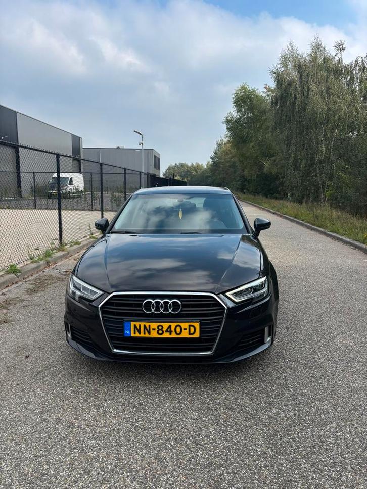 Audi a3 1.0 tfsi automaat ( lichte schade )., Auto diversen, Schadeauto's, Automaat, Benzine, Hatchback, Bruin, Ophalen of Verzenden