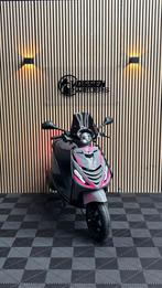 Piaggio Zip | Nardo Grey & Pink Edition| 1750 KM, Fietsen en Brommers, Scooters | Piaggio, Maximaal 45 km/u, Zip, Zo goed als nieuw