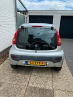 Prima Peugeot 107 1.0 12V 5DR 2012 Grijs APK 04-26, Auto's, Peugeot, Voorwielaandrijving, Stof, 4 stoelen, 68 pk