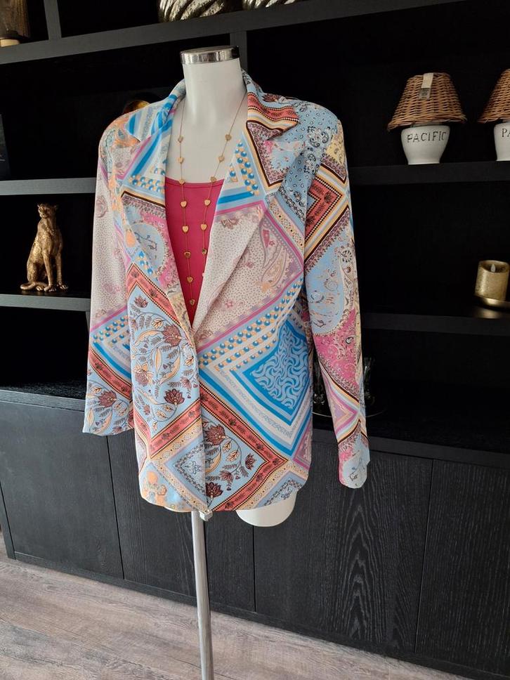 Nieuwe blazer. Maat L 38 40, Kleding | Dames, Jasjes, Kostuums en Pakken, Nieuw, Maat 38/40 (M), Blauw, Ophalen of Verzenden