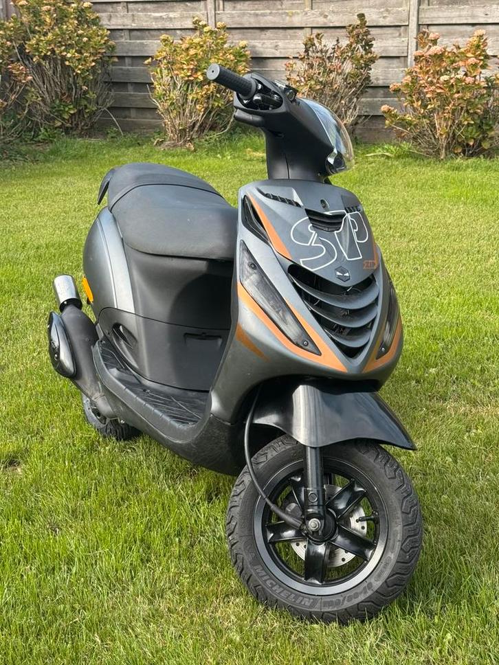 Zip 2000 2takt 70cc brom, Fietsen en Brommers, Scooters | Piaggio, Zo goed als nieuw, Zip, Maximaal 45 km/u, Tweetakt, Ophalen