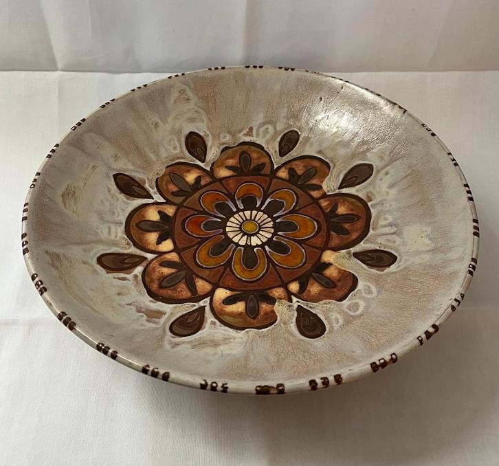 Vallauris schaal - 34,5 cm - 1980 - puntgaaf - unicum, Antiek en Kunst, Antiek | Keramiek en Aardewerk, Ophalen of Verzenden