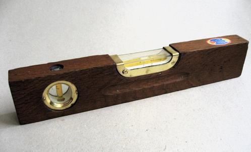 Vintage Nooitgedagt waterpas, eikenhout en messing, Antiek en Kunst, Antiek | Gereedschap en Instrumenten, Ophalen of Verzenden