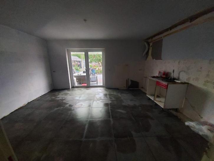 Vr huisgenote die woon ruimte zoekt., Contacten en Berichten, Huisgenoten gezocht