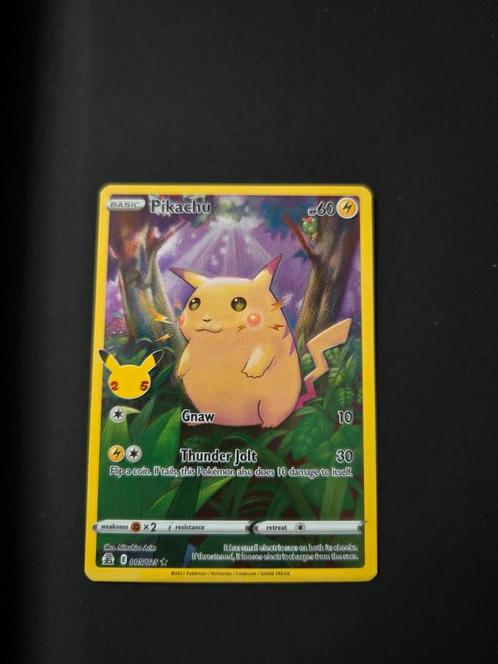 Pikachu 005/025 Pokemon Celebrations holo, Hobby en Vrije tijd, Verzamelkaartspellen | Pokémon, Zo goed als nieuw, Losse kaart