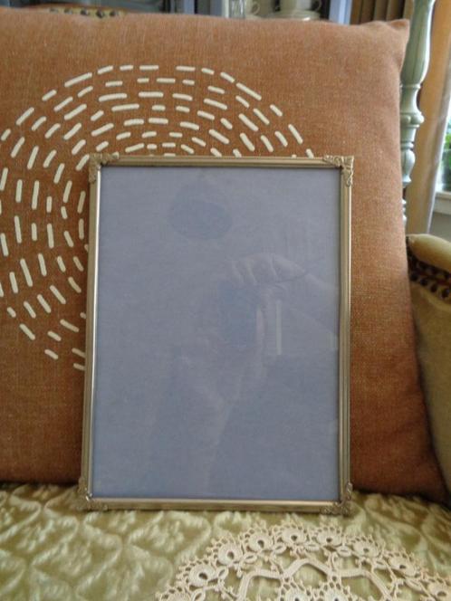 Brocant Fotolijstje met Hoekjes ** Mimosa **, Antiek en Kunst, Antiek | Woonaccessoires, Ophalen of Verzenden