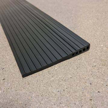 Rubberen drempelhulp hoogte 1,2 cm. NIEUW beschikbaar voor biedingen