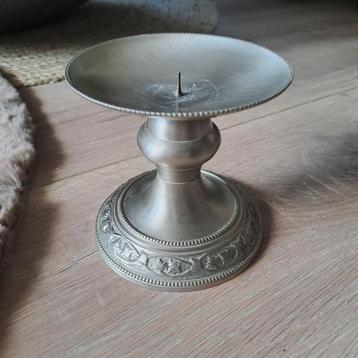 Vintage Kaarsenstandaard Metaal beschikbaar voor biedingen