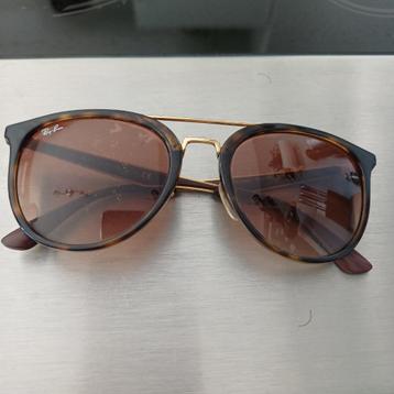 Zonnebril Rayban vrouw beschikbaar voor biedingen