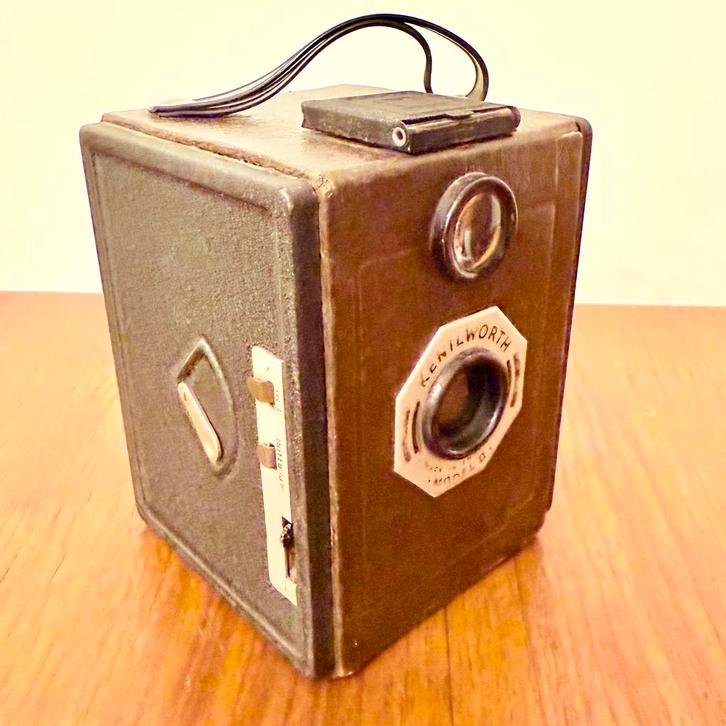 VINTAGE BOX CAMERA – KENILWORTH MODEL II 1923 ART DECO, Audio, Tv en Foto, Fotocamera's Analoog, Gebruikt, Compact, Overige Merken