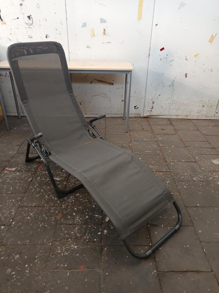 Comfortabele verstelbare ligstoel, Tuin en Terras, Ligbedden, Gebruikt, Metaal, Verstelbaar, Ophalen