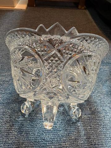 Bonbonnaire beschikbaar voor biedingen