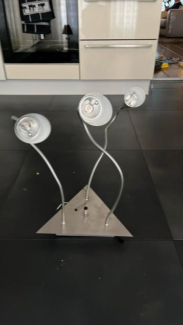 Bijna gratis; Hala lamp, 3 lampjes voir aan het plafond rvs  beschikbaar voor biedingen