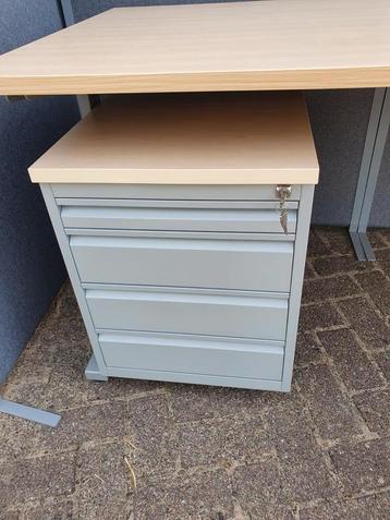 Prof. Ampg.3 Ladeblok, gelagerde rail + pennenbak ( actie ) beschikbaar voor biedingen