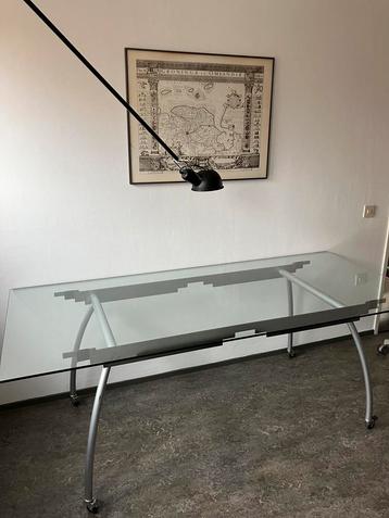 Glazen tafel!    (Bezorgen bespreekbaar!) beschikbaar voor biedingen