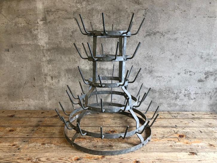 Frans kopjesrek | flessenrek | zinken pinnenrek Frankrijk, Huis en Inrichting, Keuken | Keukenbenodigdheden, Gebruikt, Ophalen of Verzenden