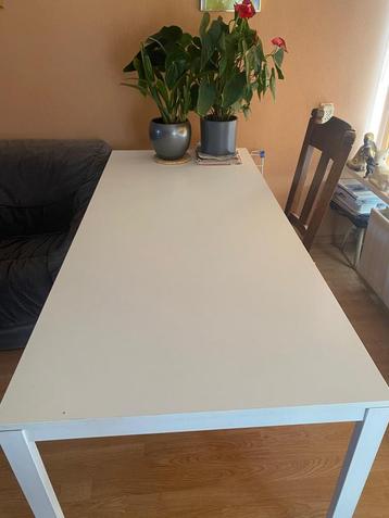GRATIS ophalen Tafel en halve bank