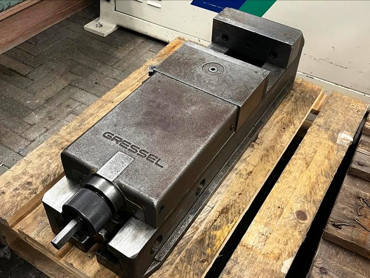 Gressel 200mm machineklem freesklem, Doe-het-zelf en Verbouw, Gereedschap | Machine-onderdelen en Toebehoren, Gebruikt, Ophalen