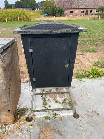 Bouwstroomkast en waterput een koop beschikbaar voor biedingen