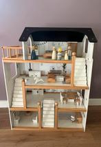 Houten Poppenhuis met Inrichting, Kinderen en Baby's, Speelgoed | Poppenhuizen, Ophalen, Gebruikt, Poppenhuis