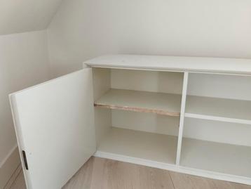 Wooden white cast