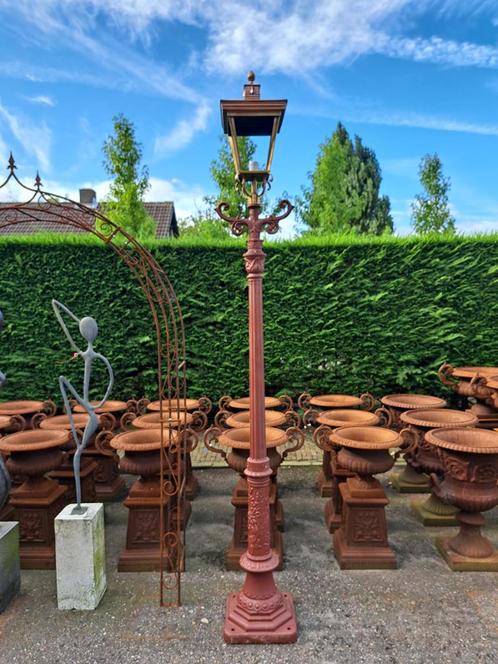 Antiek model lantaarnpaal met laddersteun en vierkante kap, Tuin en Terras, Buitenverlichting, Gebruikt, Staande lamp, IJzer, 50 tot 250 watt