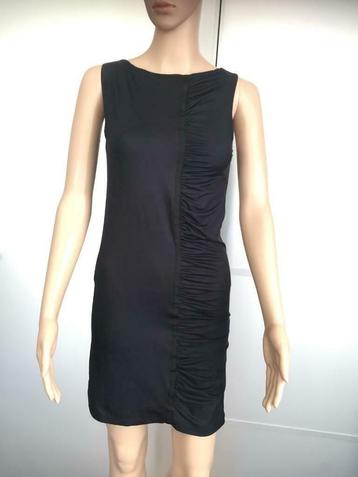 F202 Sarah Pacini maat 34=XS jurk jurkje zwart travelstof beschikbaar voor biedingen