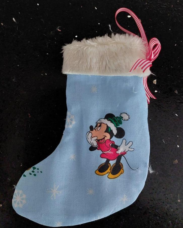nieuw-kerstsokje Minnie Mouse met "kerstboom"-muts, Huis en Inrichting, Woonaccessoires | Overige, Nieuw, Ophalen of Verzenden