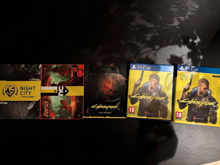 Cyberpunk 2077 Day One Edition PS4/PS5, Spelcomputers en Games, Games | Sony PlayStation 4, Zo goed als nieuw, Avontuur en Actie
