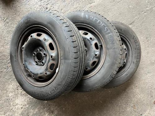 3 x Vredestein 165/70/14 banden nieuw nieuw dot 2023, Auto-onderdelen, Banden en Velgen, Band(en), Zomerbanden, 14 inch, 165 mm