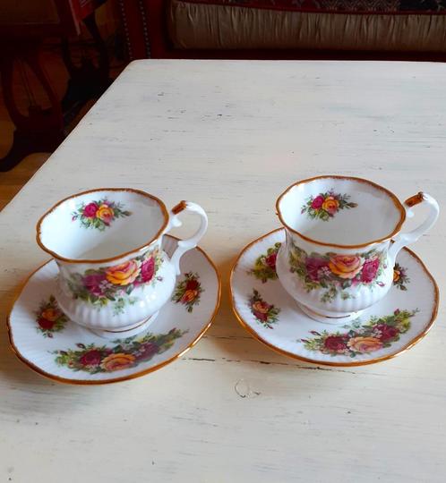 2 Engelse chique dames kop en schotels uit de jaren 60, Antiek en Kunst, Antiek | Porselein, Ophalen