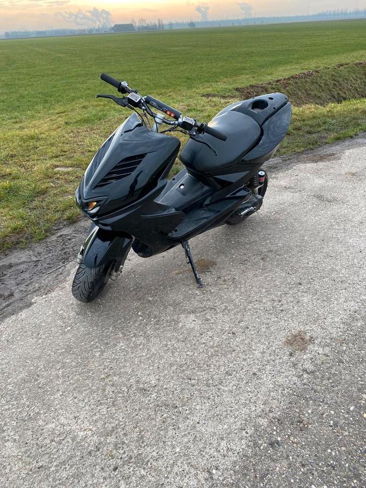 Yamaha aerox 70cc, Fietsen en Brommers, Scooters | Yamaha, Gebruikt, Aerox, Tweetakt, Ophalen