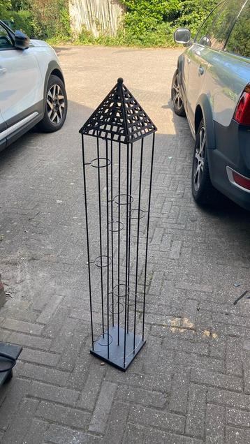Planten satandaard noor kleine potjes of flesjes beschikbaar voor biedingen